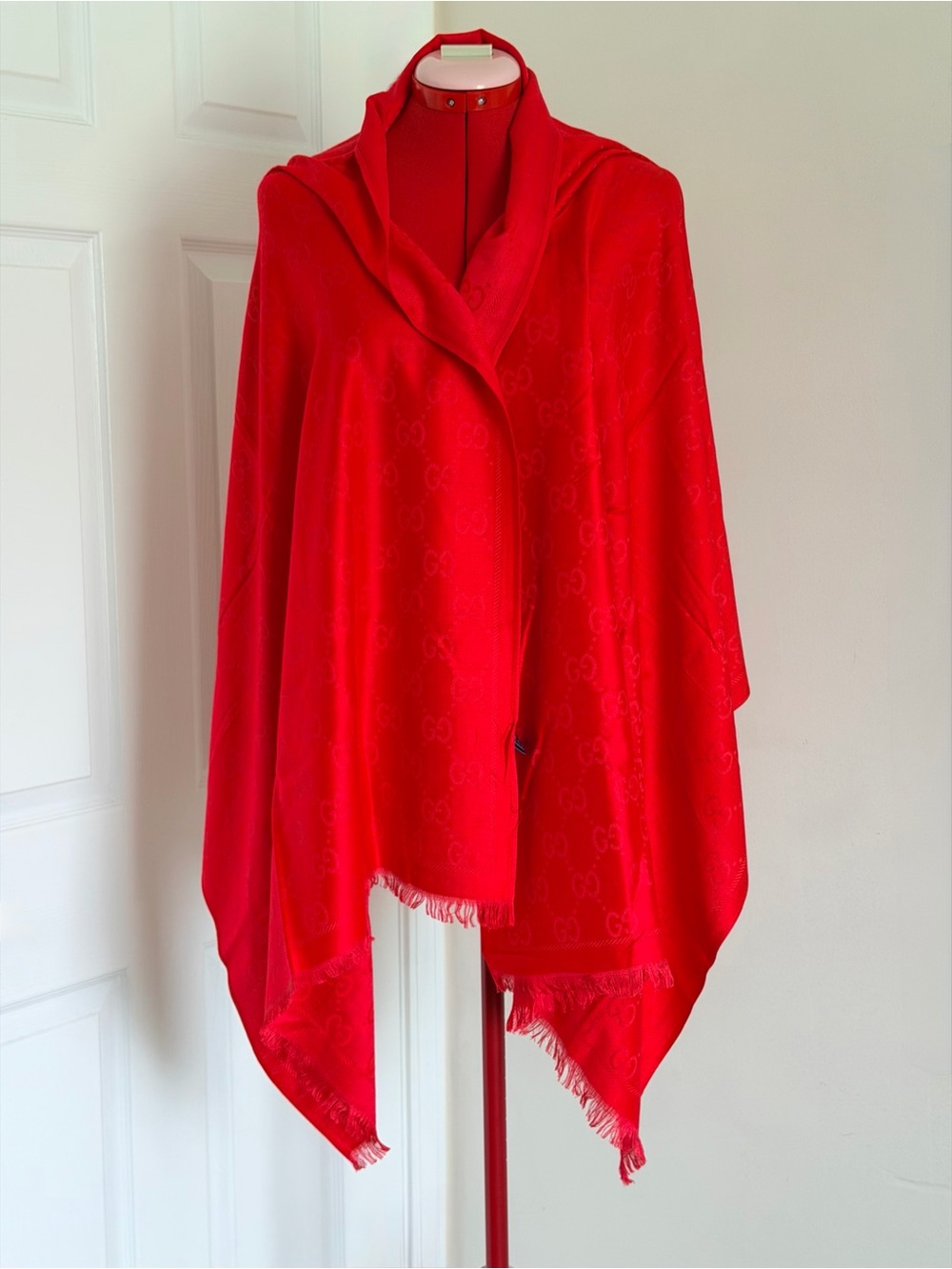 RARE Vintage Gucci 100% Wool Red Stole Shawl Wrap Scarf Made in France Large